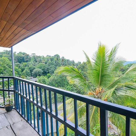 Blue Haven Guest House Канди Екстериор снимка